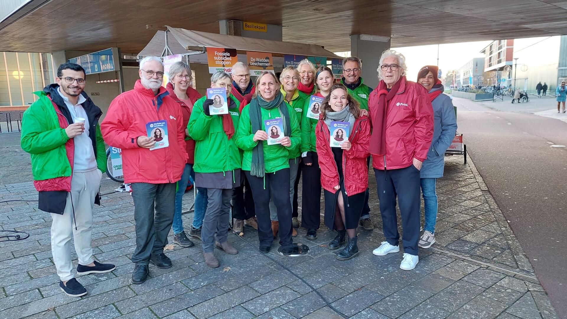 GroenLinksers en PvdA'ers op de Overtoom